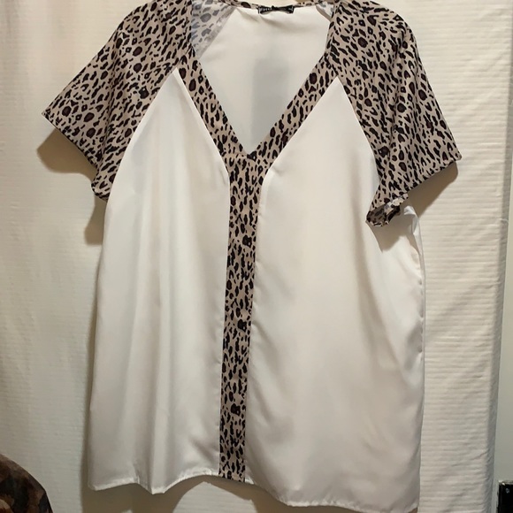 FHQ COLLECTION TOP ANIMAL PRINT/WHITE SZ M BRN/BLK - Picture 1 of 5